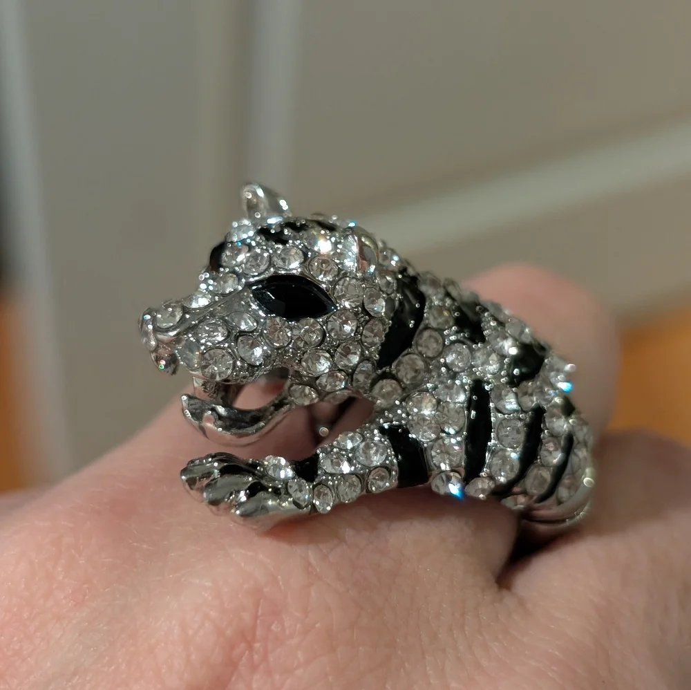 Crystal Jaguar Stretch Ring